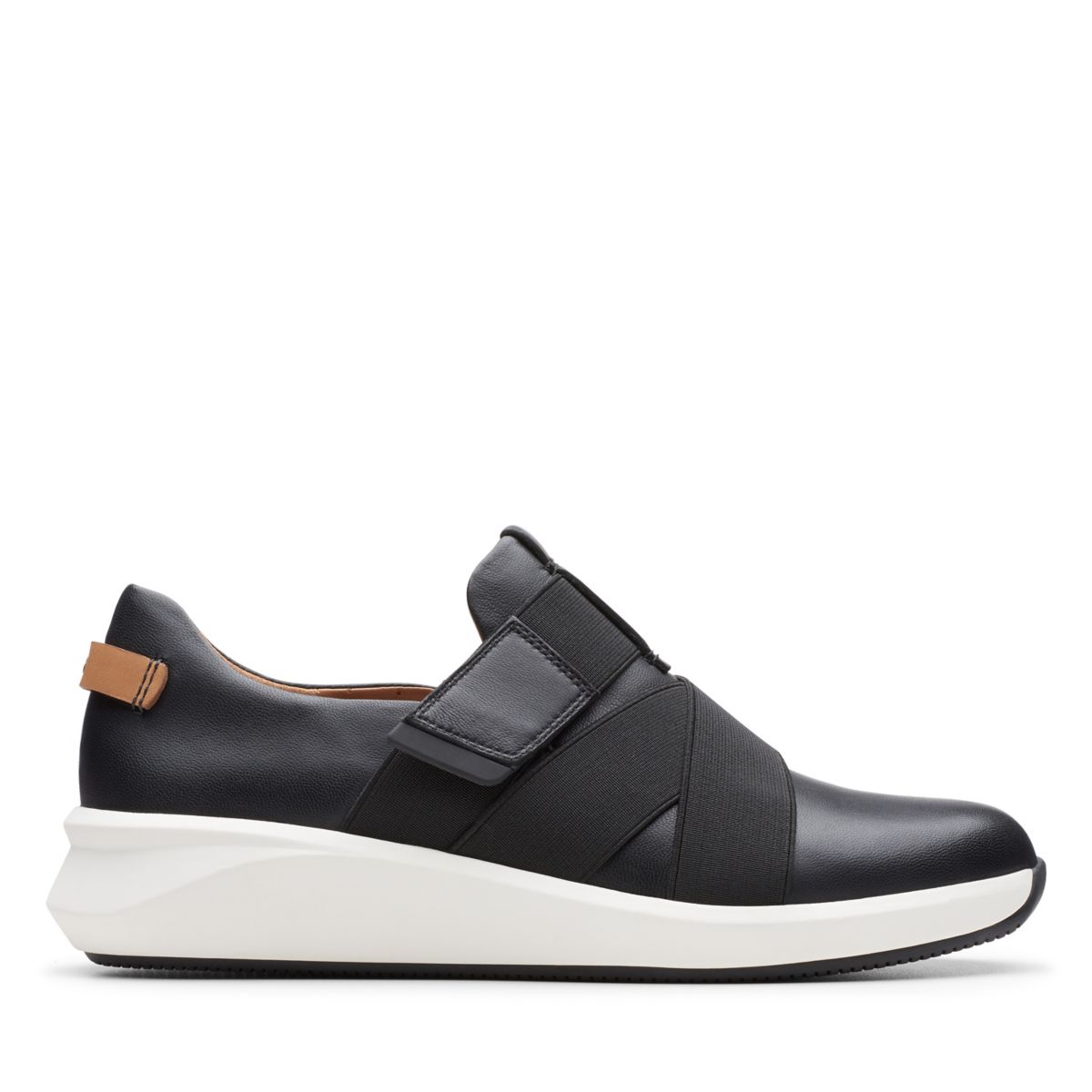 Women's Clarks Un Rio Strap Sneakers Black | 18294279